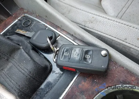 2013 Volkswagen Passat 2.5L Sel from USA, damaged, VIN 1VWCP7A36DC031653